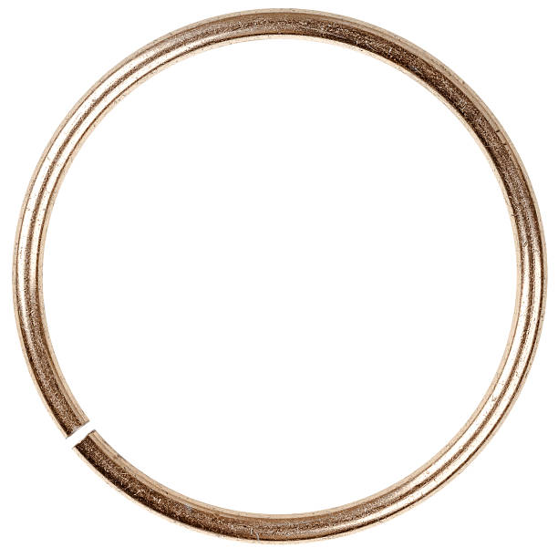 istock Old grungy scratched wire circle 493532960