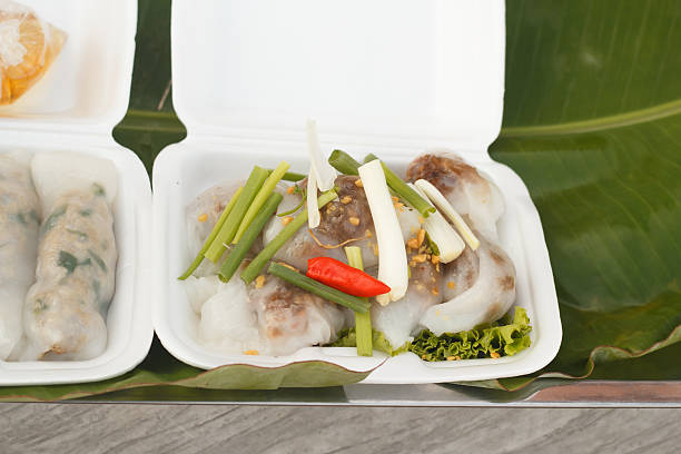 istock Steamed rice skin dumplings, Thai style dessert. 493533476