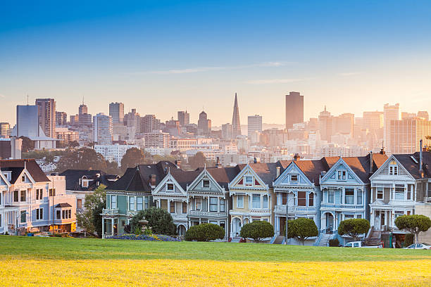istock Famous view of San Francisco at Alamo Square 493535161
