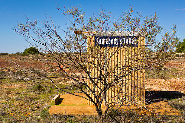 białe urwiska opal miasto - town australia desert remote zdjęcia i obrazy z banku zdjęć