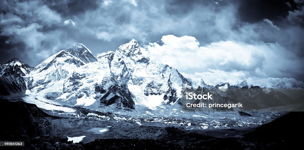 Monte Everest e Khumbu valley in Himalaya - Foto stock royalty-free di Ama Dablam