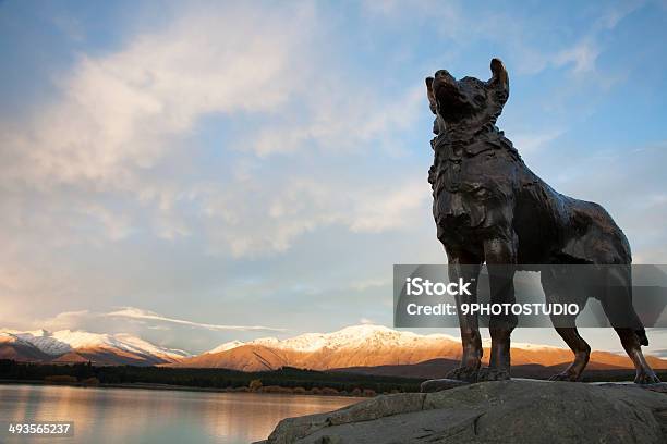 Foto de Collie A Estátua E O Pôrdosol e mais fotos de stock de Collie - Collie, Cão, Estátua