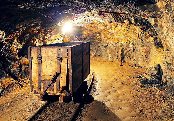 istock Mining cart in silver, gold, copper mine 493566169