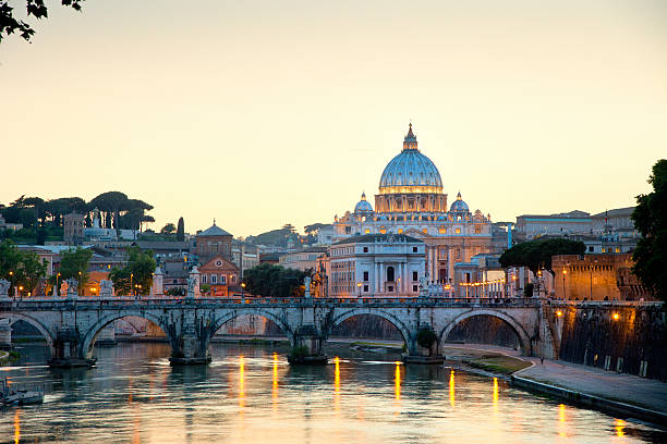 ローマの夕暮れ - ponte sant angelo ストックフォトと画像