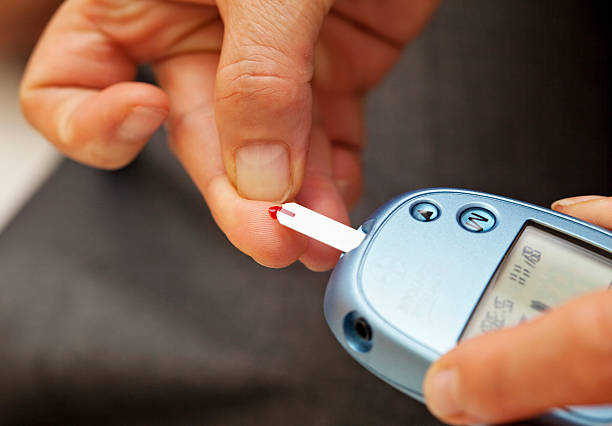 глюкоза крови на беременность - diabetes high up blood sugar test glucose стоковые фото и изображения