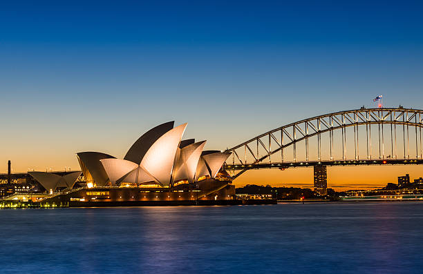 o sydney opera house e harbour bridge na austrália - sydney australia sydney opera house australia sydney harbor - fotografias e filmes do acervo