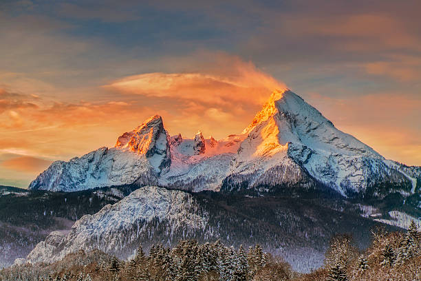 watzmann en sunrise-alpes - winter sunrise mountain snow fotografías e imágenes de stock