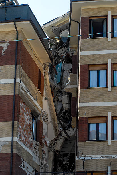 istock City destroyed by an earthquake 493604348