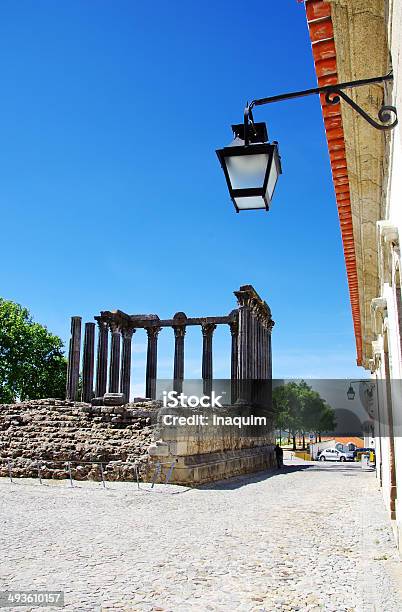 Tempio Romano Evora Portogallo - Fotografie stock e altre immagini di Ambientazione esterna - Ambientazione esterna, Antica civiltà, Antico - Condizione