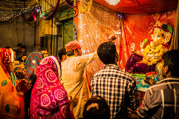 ganesh chaturthi em udaipur, índia - ganesh festival - fotografias e filmes do acervo