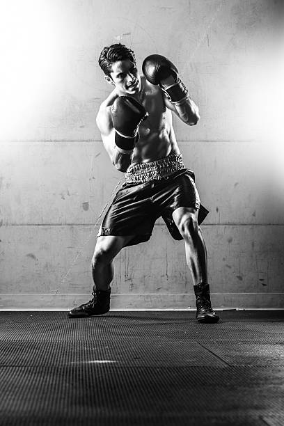 латиноамериканцы boxxer тренироваться - boxing macho men human muscle стоковые фото и изображения