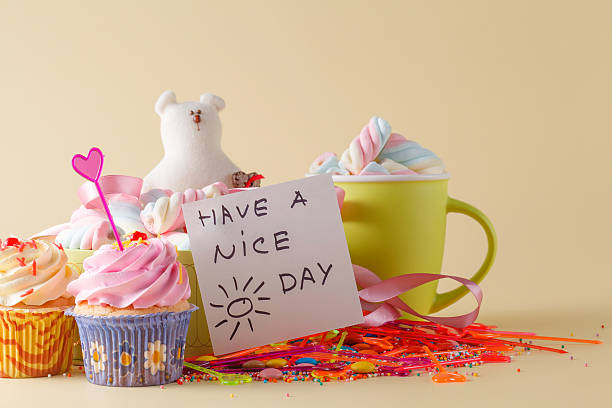 Foto de Festa Decoração Cupcake Com Mensagem Tenha Um Bom Dia e mais fotos de stock de 2015 - iStock Foto de Festa Decoração Cupcake Com Mensagem Tenha Um Bom Dia e mais fotos de stock de 2015 - iStock
