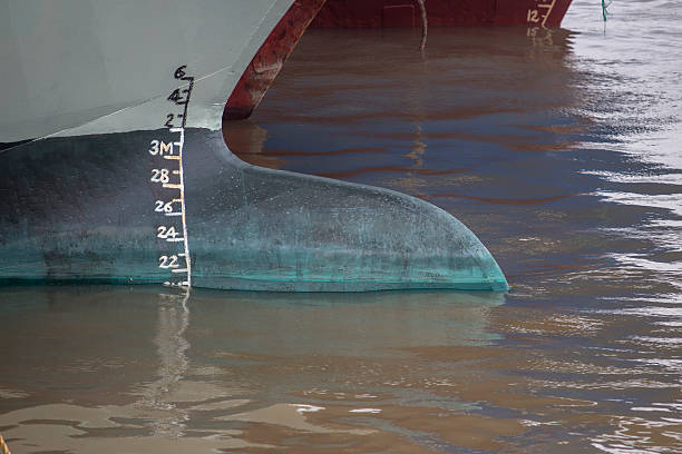 hull bottom on water hull bottom on water bilge of ship stock pictures, royalty-free photos & images