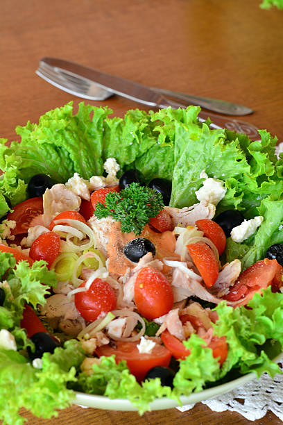 istock Fresh Mixed Vegetable Salad With Chicken Meat 493760054