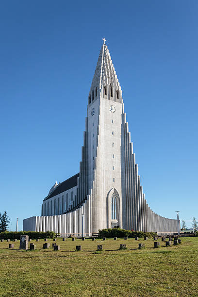 istock famous church in Reykiavik 493761953
