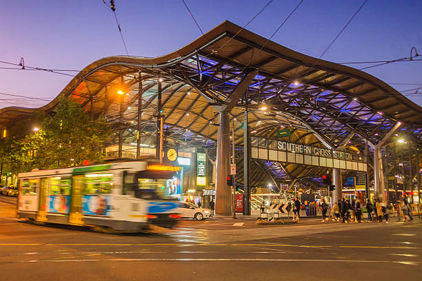 서던 크로스 역에서 - melbourne australia night downtown district 뉴스 사진 이미지