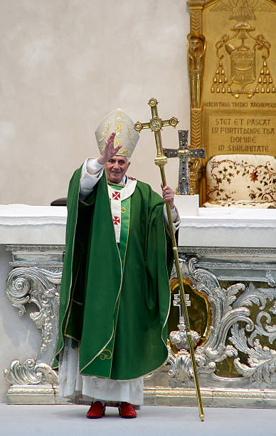 papa benedetto xvi ° a brescia - lake angelus foto e immagini stock