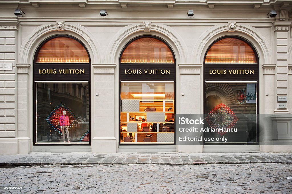 193 Louis Vuitton Dress Stock Videos, Footage, & 4K Video Clips - Getty  Images