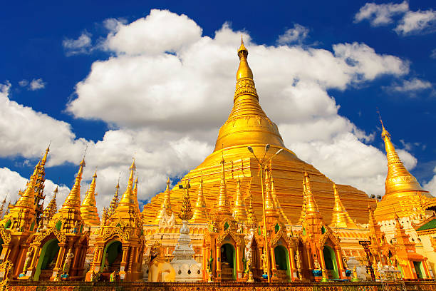 тунг pagoda - shwezigon paya стоковые фото и изображения