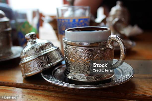 Tradizionale Turca Caffè Autentica Rame E Tazza Di Caffè - Fotografie stock e altre immagini di Alluminio