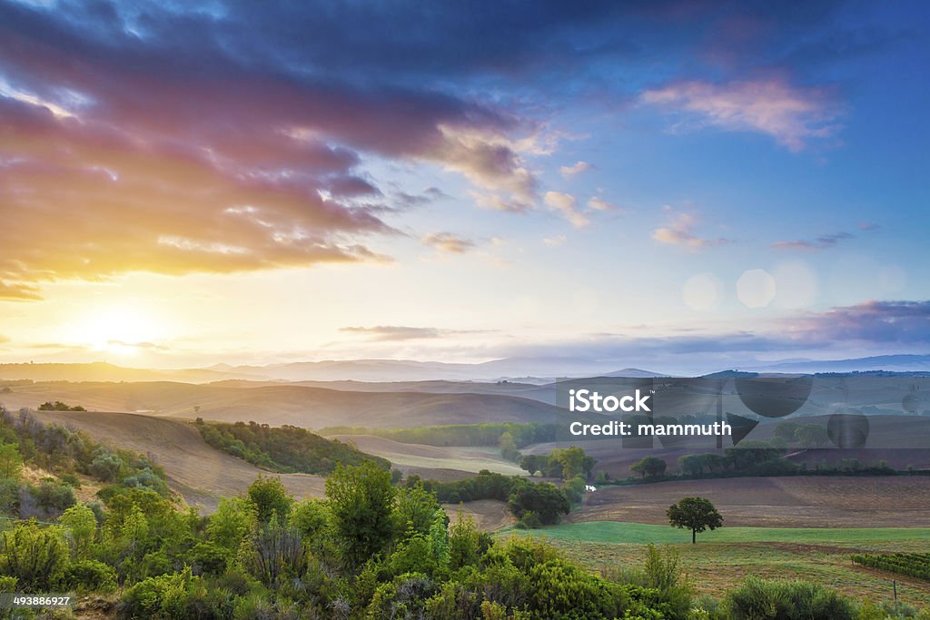 Tuscany bei Sonnenaufgang - Lizenzfrei Anhöhe Stock-Foto