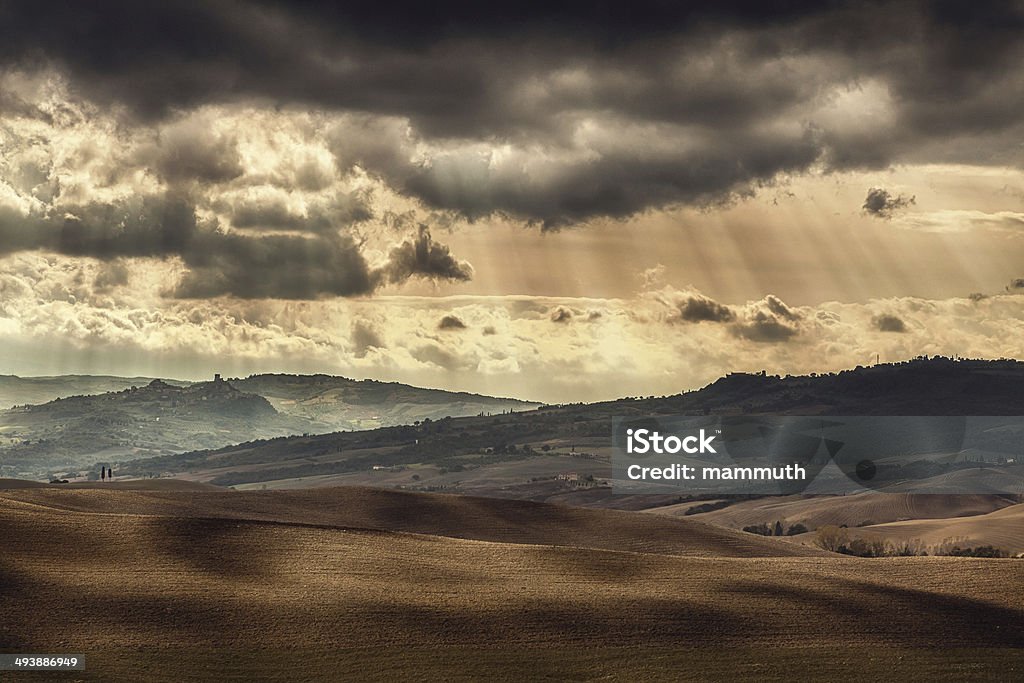 Выразительное небо над Тоскана - Стоковые фото Без людей роялти-фри