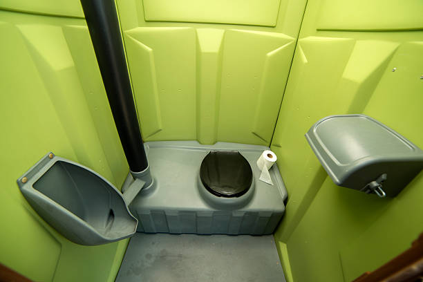 ポルタトイレ - porta potty ストックフォトと画像
