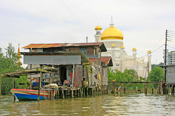 istock Kampong Ayer and Sultan Omar Ali Saifudding Mosque 493954279