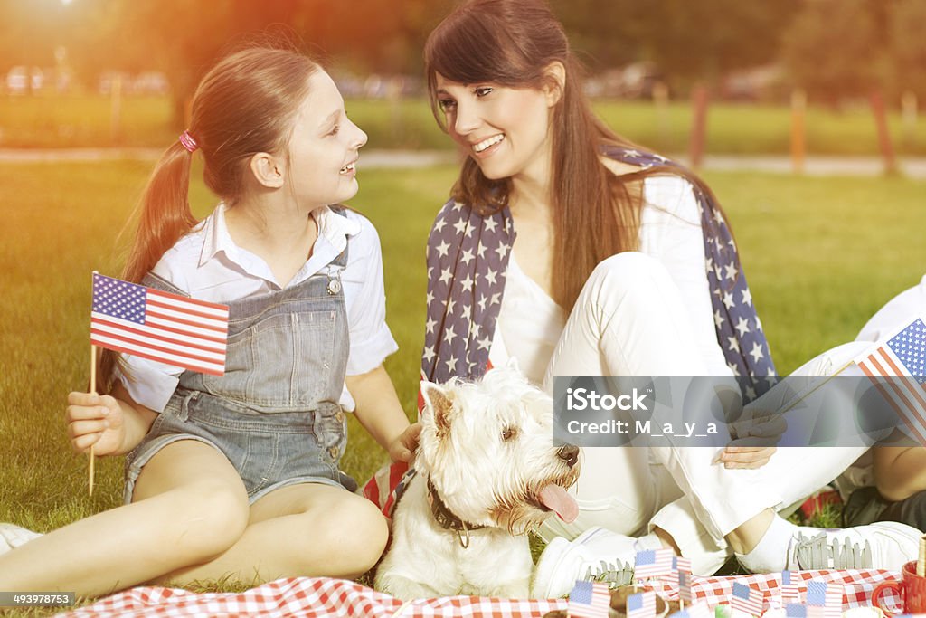 Quarto di luglio, picnic in famiglia. - Foto stock royalty-free di 4 Luglio