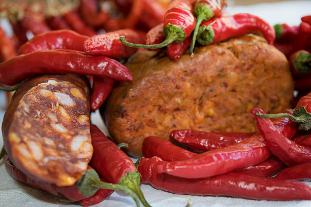 pimentos salame e nduja quente - salami chorizo sausage sopressata imagens e fotografias de stock
