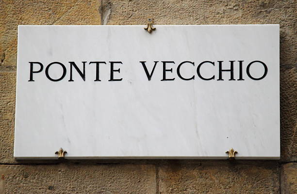 istock Ponte Vecchio street sign 493983753