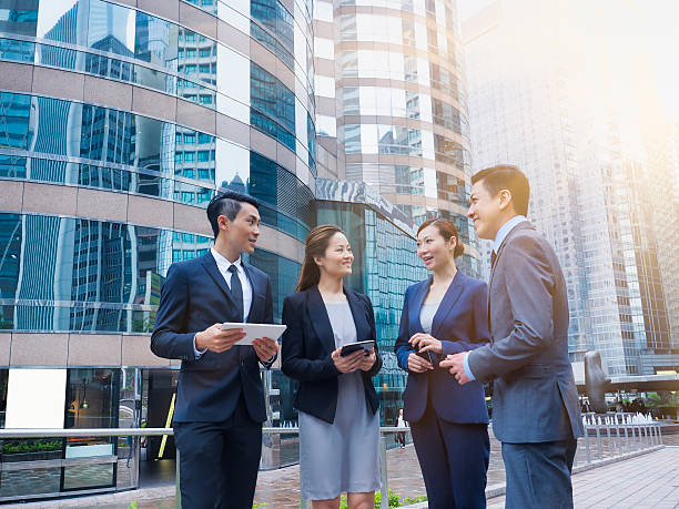 equipo de negocios en china - hong kong city urban scene building exterior fotografías e imágenes de stock