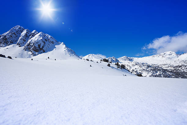 Untouched snow mountain beauty Snow and high mountain peaks landscape in winter on sunny day andorra photos stock pictures, royalty-free photos & images