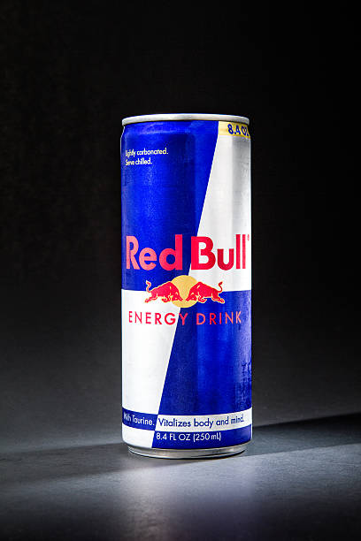 red bull 250 ml – bild - can drink can drink editorial stock-fotos und bilder