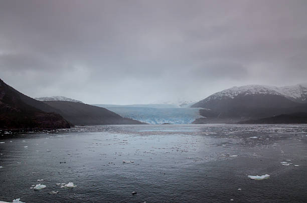 amalia 氷河風景、チリ - mt sarmiento ストックフォトと画像
