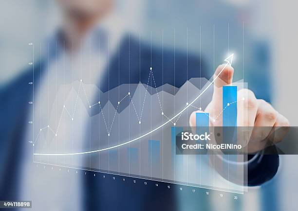 Finanzielle Diagramme Die Umsatzsteigerung Auf Touchscreen Stockfoto und mehr Bilder von Wachstum