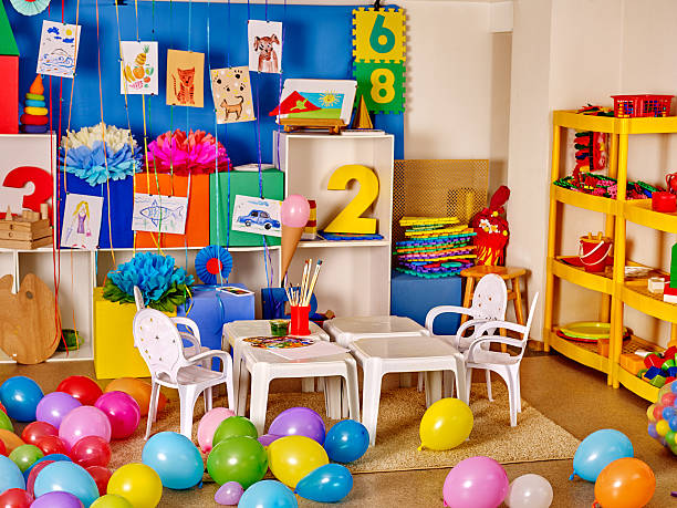 interior de preescolar jardines de infancia jugando - classroom education chair carpet fotografías e imágenes de stock