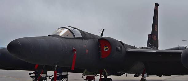 u - 2 espião plano - military reconnaissance airplane imagens e fotografias de stock