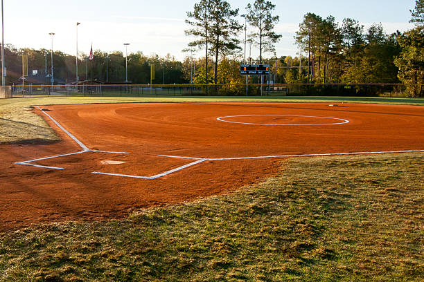 ソフトボールフィールド夜明け - softball field ストックフォトと画像