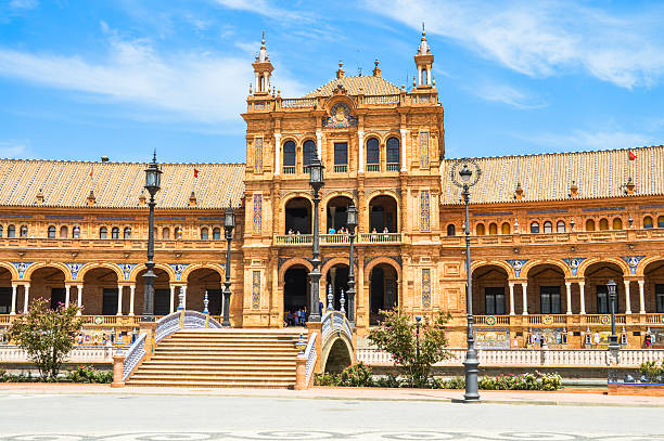 plaza de españa in sevilla, spanien - seville sevilla fountain palacio espanol stock-fotos und bilder