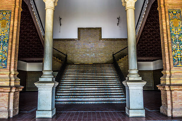 fliesen auf treppe in der plaza de españa. - seville sevilla fountain palacio espanol stock-fotos und bilder