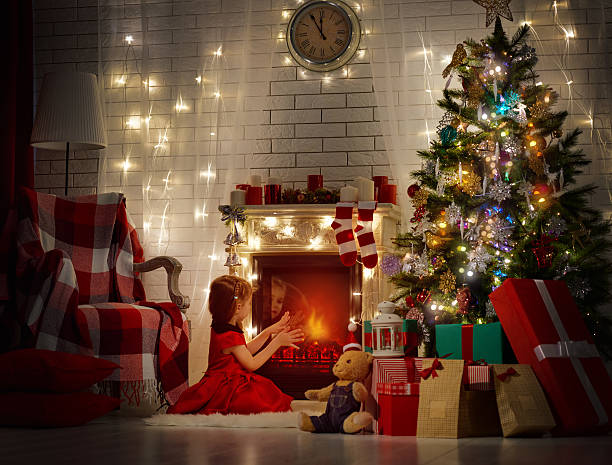 comemoração de natal - clock baby christmas small - fotografias e filmes do acervo