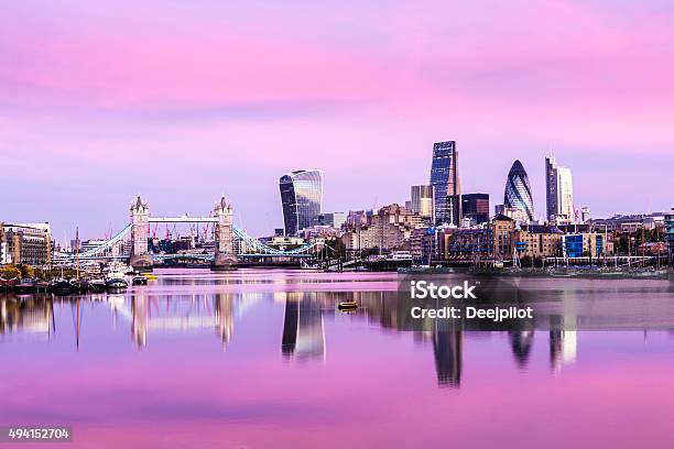 Tower Bridge And Downtown City Skyline At Twilight London Stock Photo - Download Image Now
