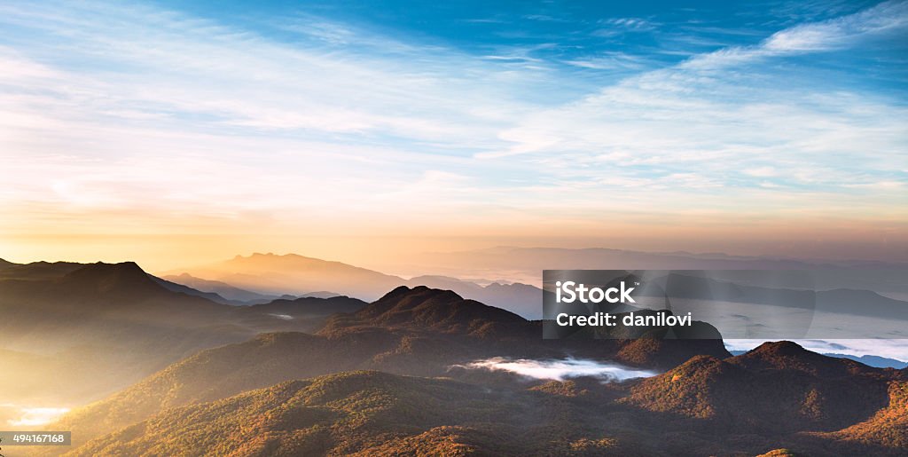 Sonnenaufgang über Adam's peak, Sri Lanka - Lizenzfrei Berg Stock-Foto