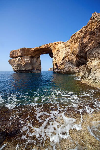 azure ventana en gozo island, malta - gozo malta natural arch natural phenomenon fotografías e imágenes de stock