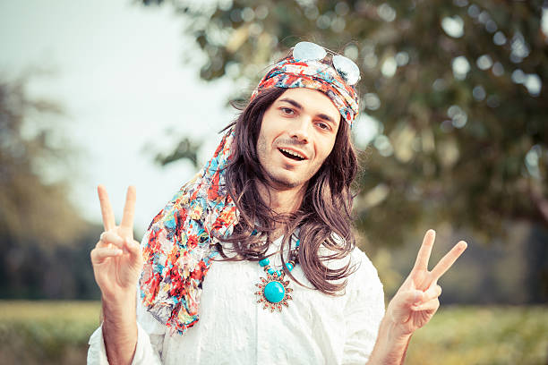 ritratto di hippy - pacifism foto e immagini stock