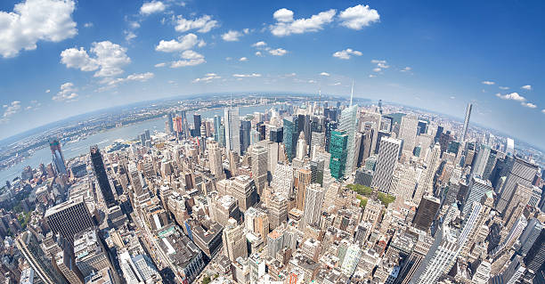 oeil de verre vue aérienne de manhattan, new york, états-unis. - fish eye lens lens wide angle lens photography themes photos et images de collection