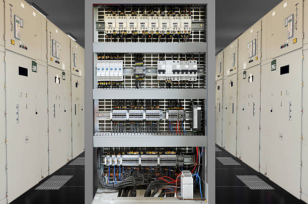 industrial painel de controle elétrica - electricity control panel electricity substation transformer - fotografias e filmes do acervo