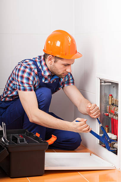 istock Plumber repairing tubes 494277283
