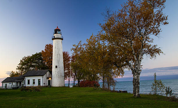 istock Autumn On The Great Lakes Coast 494283128